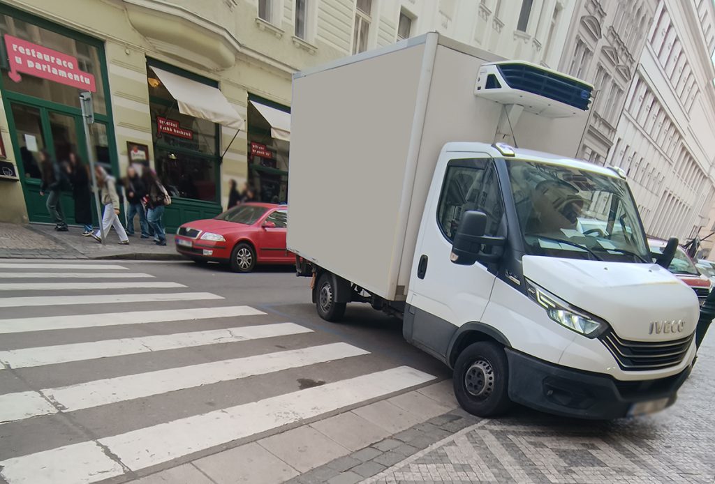 Parkovací místa u přechodů