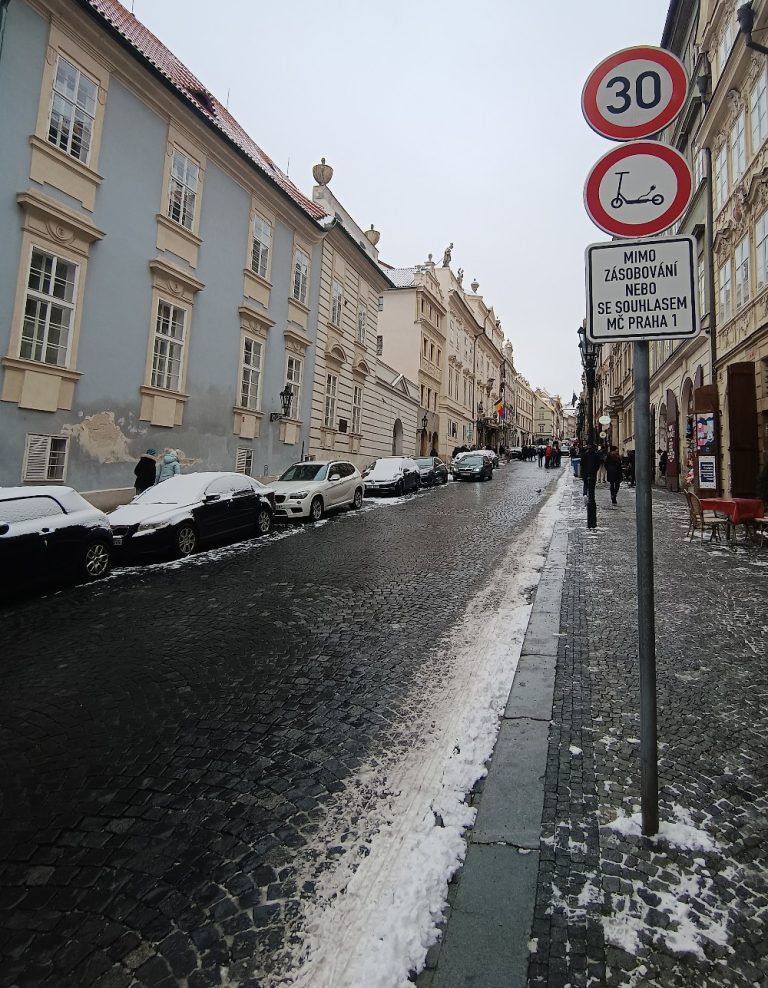 Falešné řečičky o výjimkách pro místní