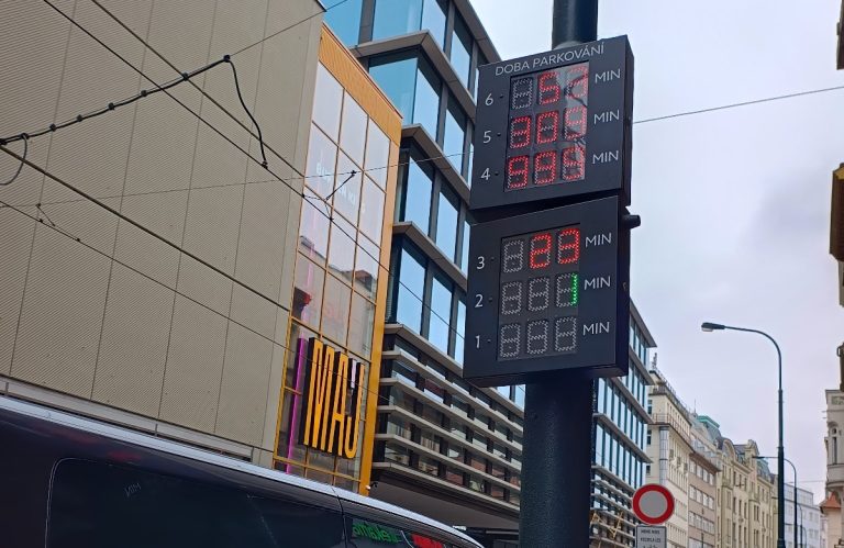 Strážníci v první linii. Radnice mimo realitu